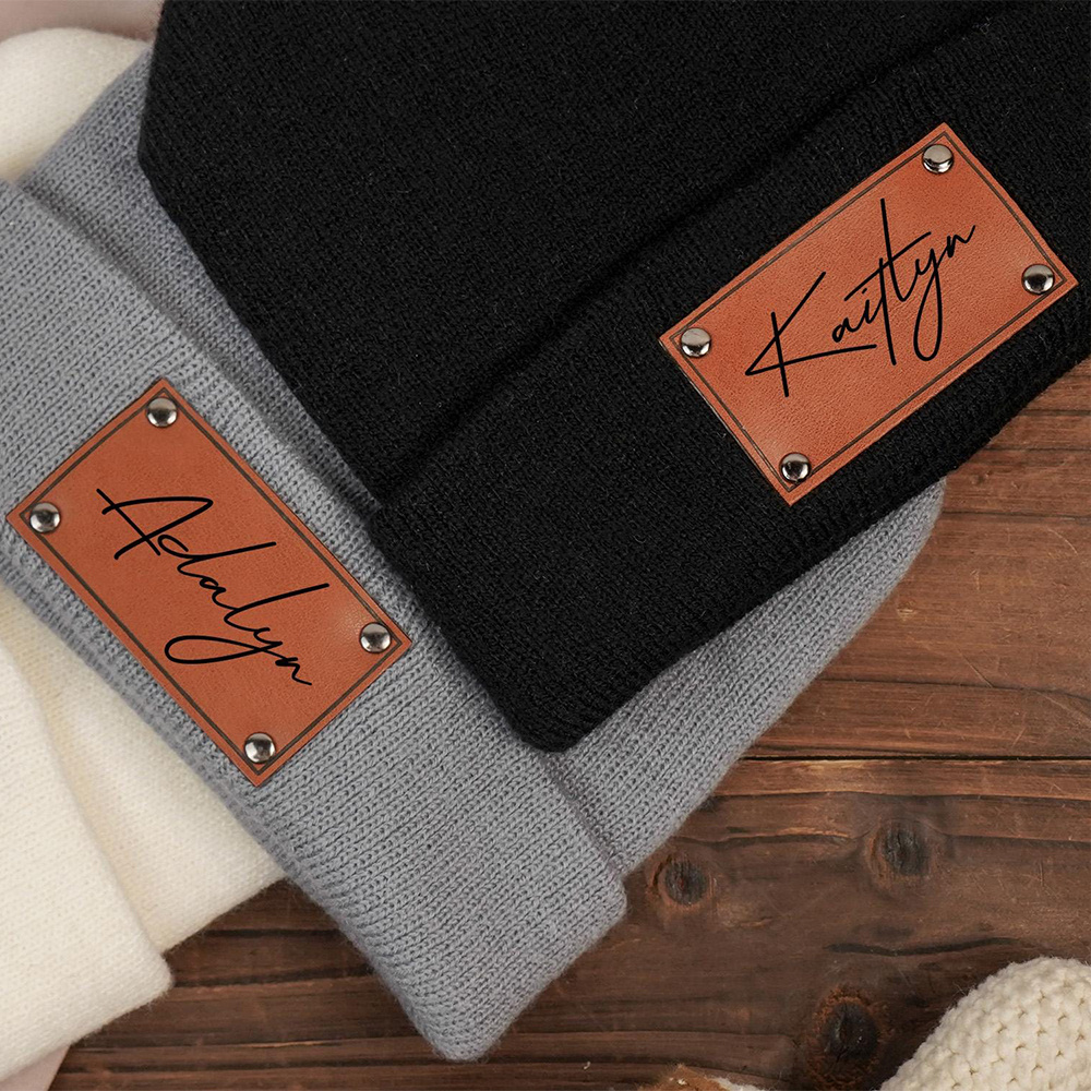 Gebreide muts met een geperson - Beanie Cuffed Knit recensie en prijs